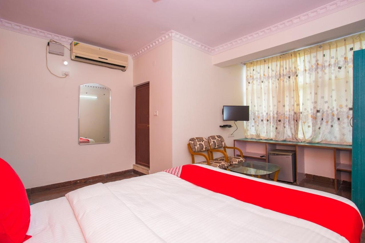 Oyo 16123 Chandana Deluxe Bangalore Exterior photo